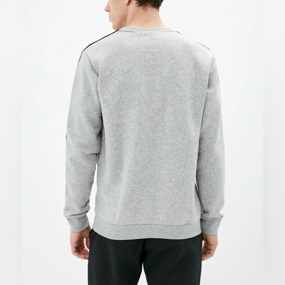 Adidas Men's Essentials Fleece 3-Stripes Sweatshirt Grey/Black
Size M - Picture 2 of 11